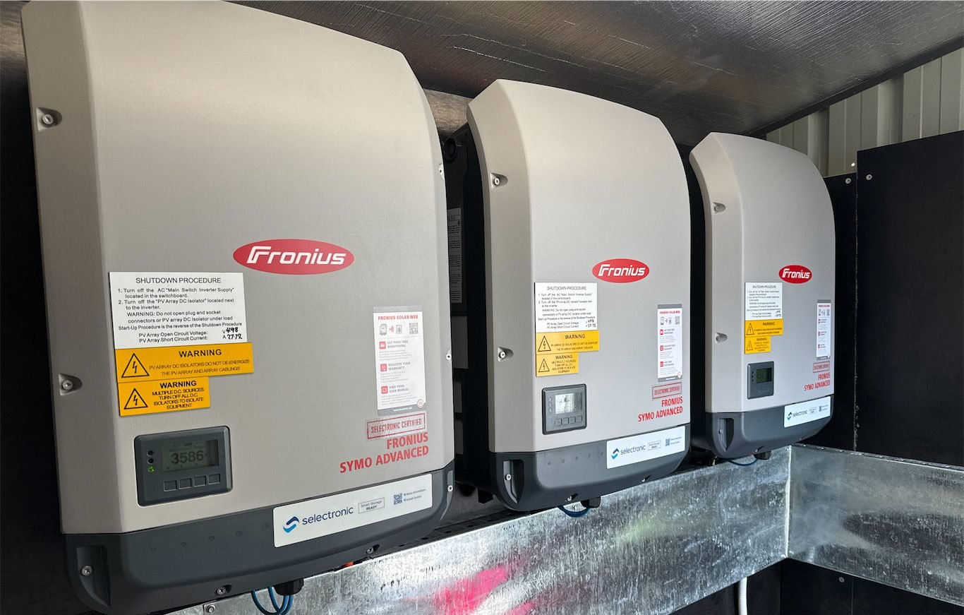 Three Fronius Symo Advanced inverters in an off-grid container install