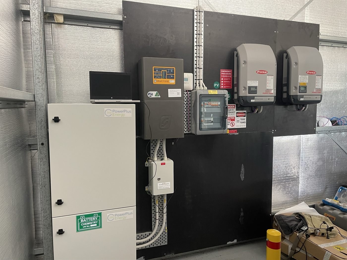 PowerPlus Energy battery and Fronius hybrid inverter install