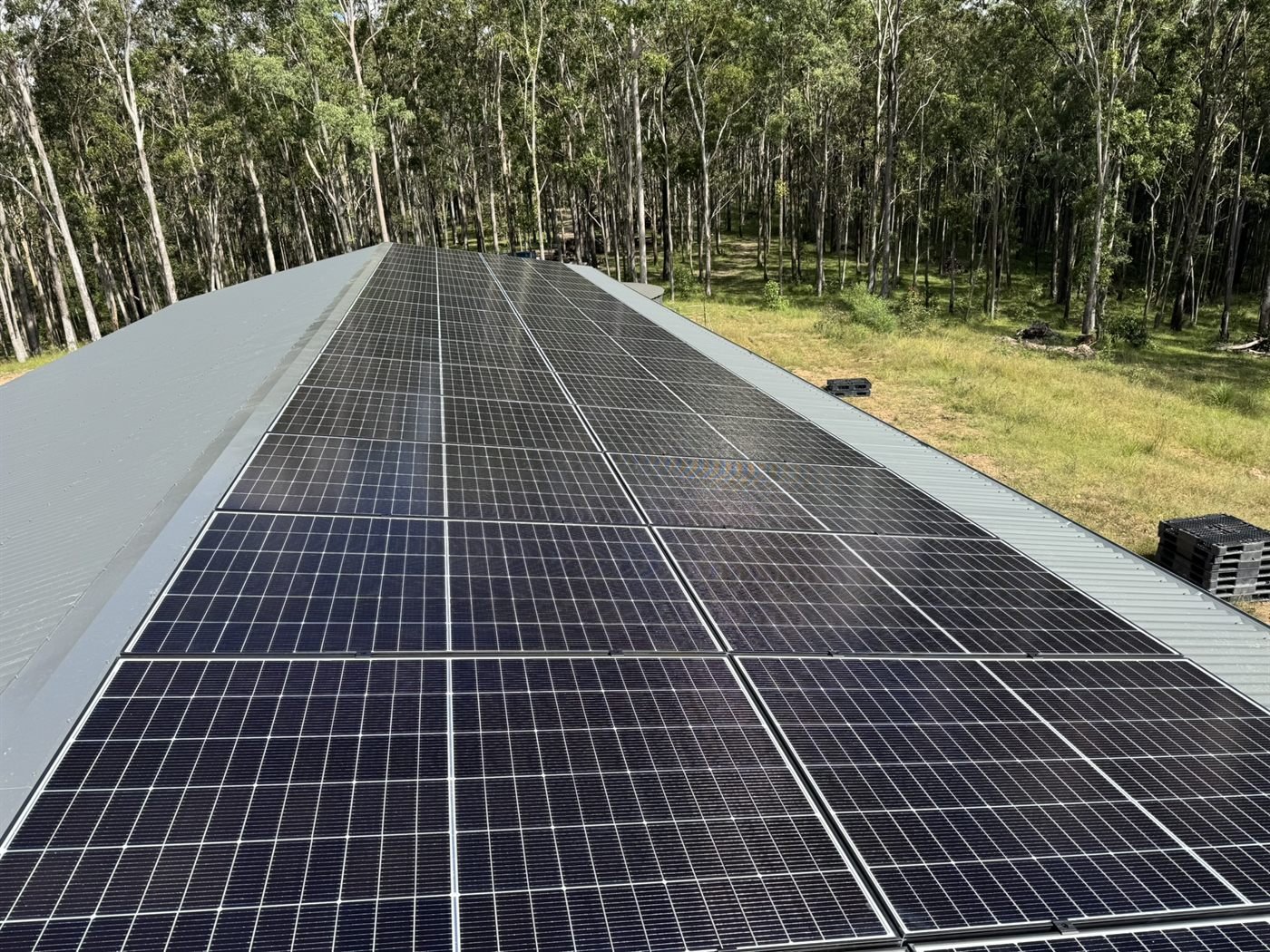 Long-edge solar array on a Hunter Valley rural property